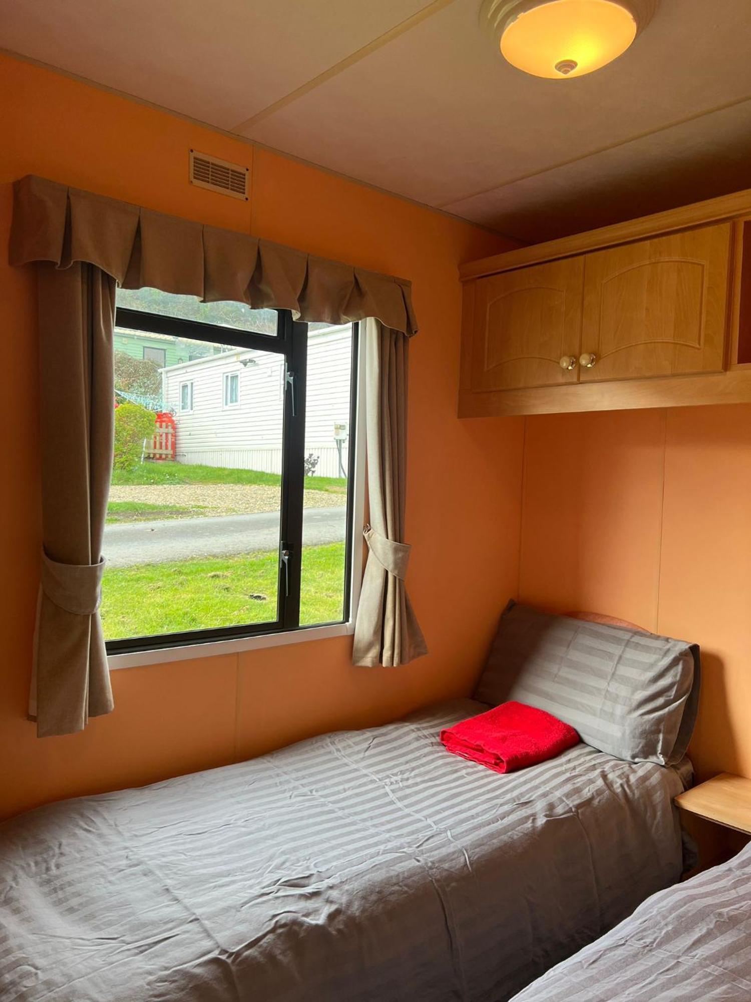 אבריסטוויט Spacious 2 Bedroomed Mobile Home מראה חיצוני תמונה